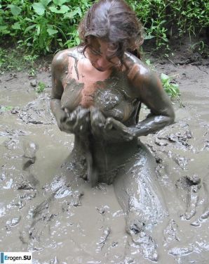 Голые в грязи. Эскиз 24