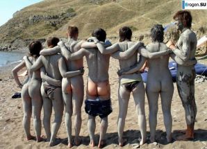 Голые в грязи. Эскиз 25