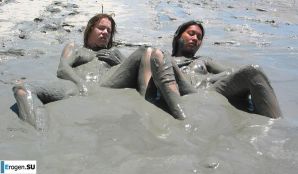 Голые в грязи. Эскиз 35