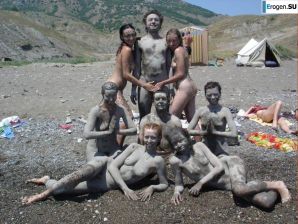 Голые в грязи. Эскиз 37