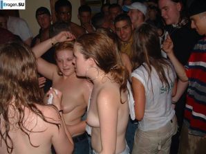 Снова студенты развлекаются. Часть 2. Эскиз 25