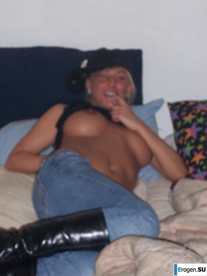 Three Lesbian Friends. Part 2. Photo 3