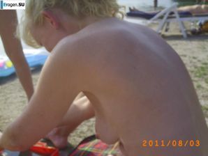 Redhead nudist old woman. Thumb 12