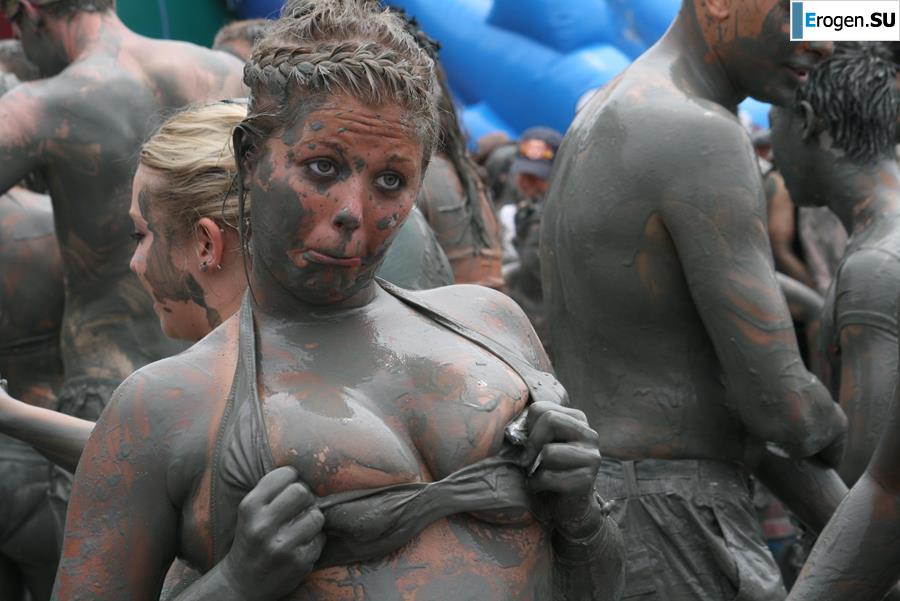 Naked in the Mud. Part 2. Photo 3