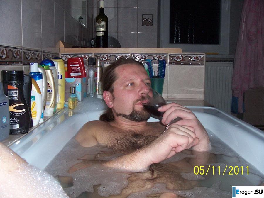 Busty and the Bearded Man. Photo 10