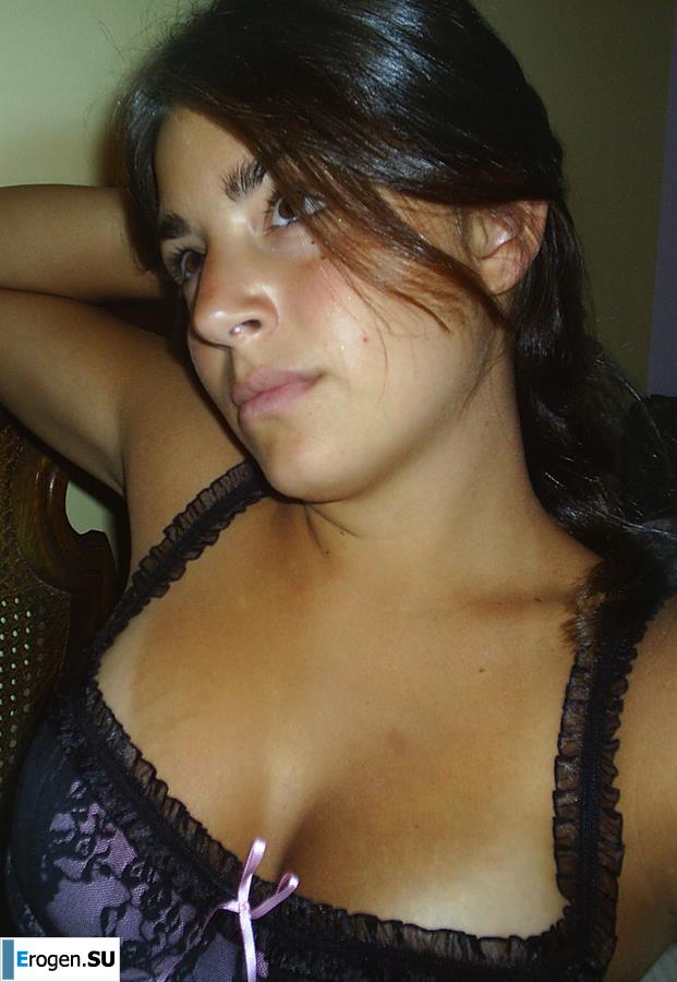 Unshaven brunette. Photo 53