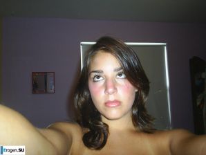 Unshaven brunette. Thumb 32