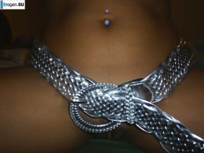 Unshaven brunette. Thumb 6