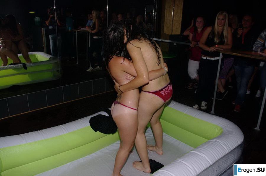 Striptease at the Czech club. Photo 14