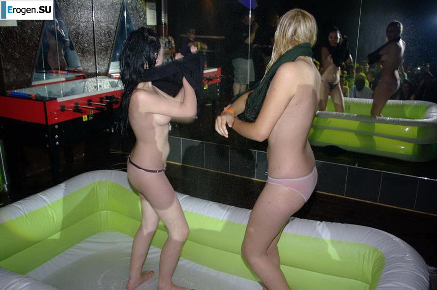 Striptease at the Czech club. Photo 31