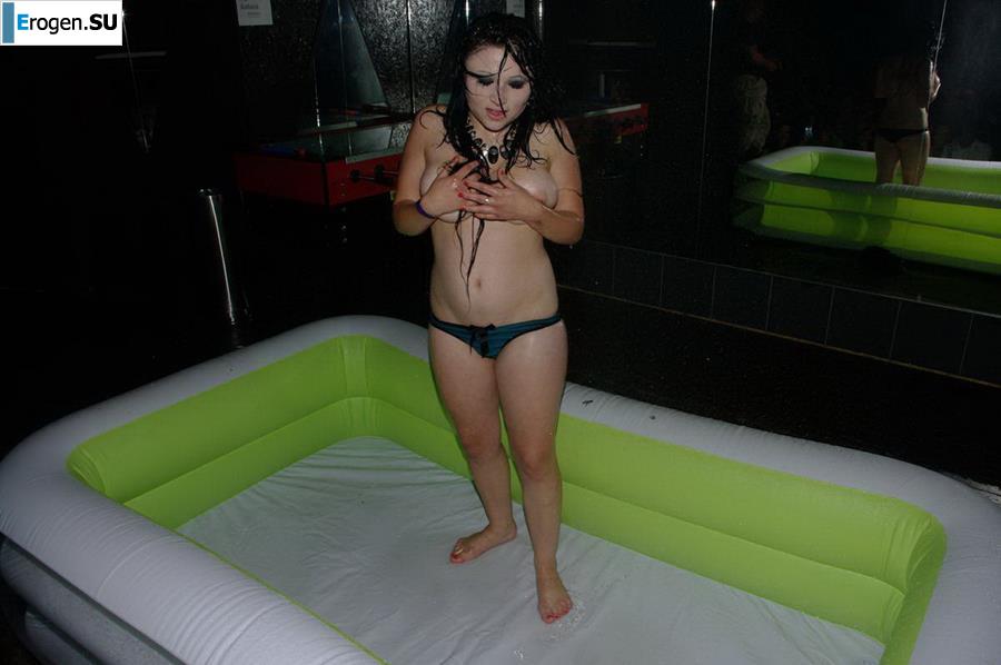 Striptease at the Czech club. Photo 35