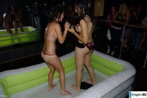 Striptease at the Czech club. Thumb 25