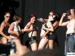 Tits and some pussies at rock concerts. Thumb 6