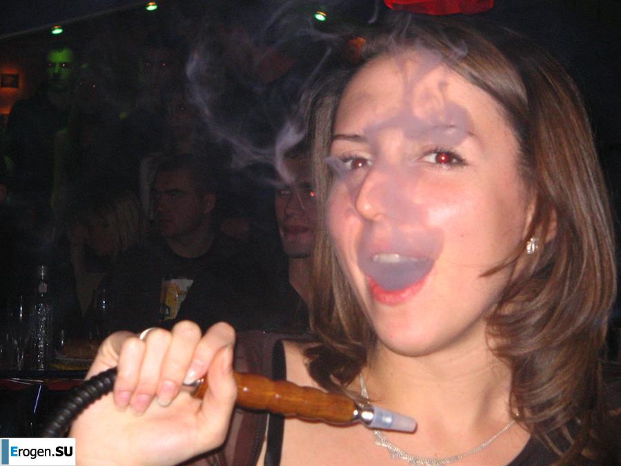 Wedding, pregnancy, carpet. Photo 3