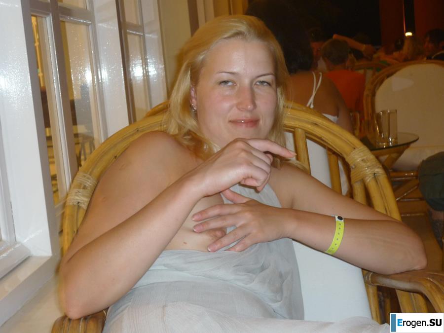 Blonde Exhibitionist without Tits. Part 3. Photo 11