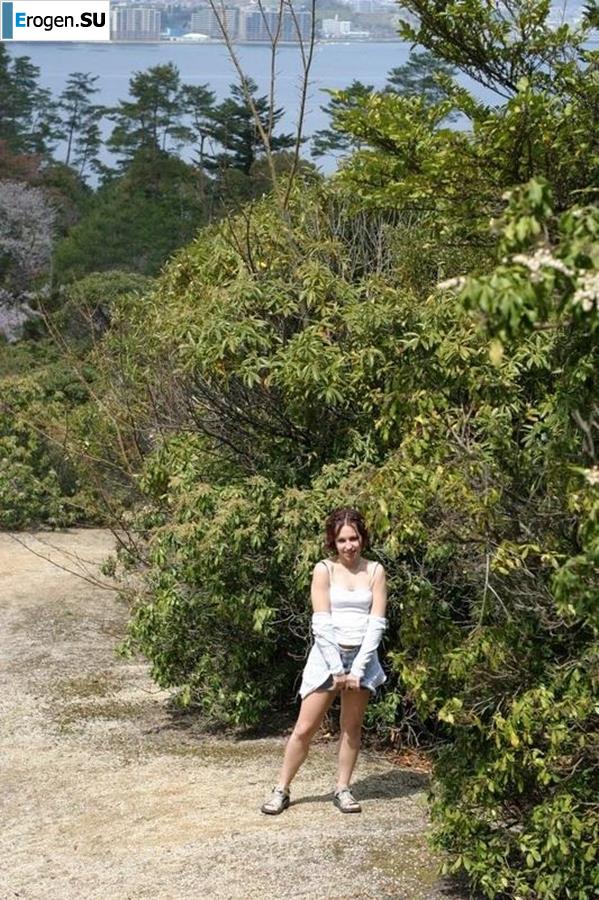 Almost retro-archive of the depraved brunette. Photo 3