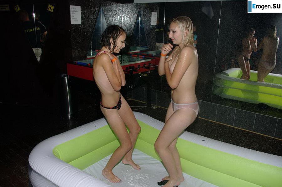 Striptease at the Czech club. Part 5. Photo 17