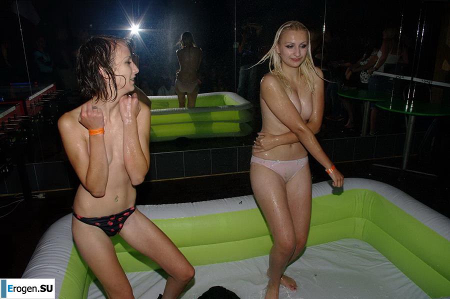 Striptease at the Czech club. Part 5. Photo 8