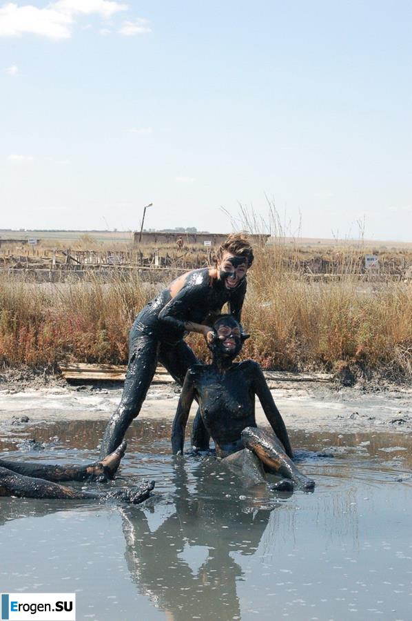 Naked in the Mud. Part 3. Photo 33