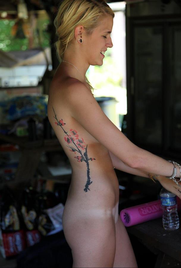 Нудистки впали в детство. Часть 6. Фото 16