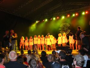 Сиськи и немного писек на рок-концертах. Часть 3. Эскиз 26