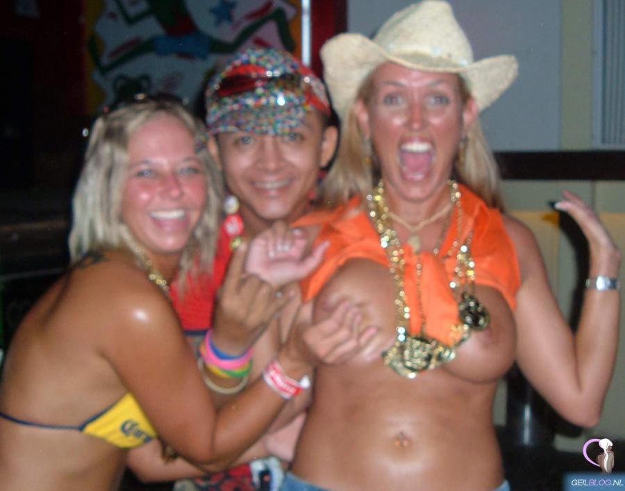 Adventures of the Blonde. Photo 35