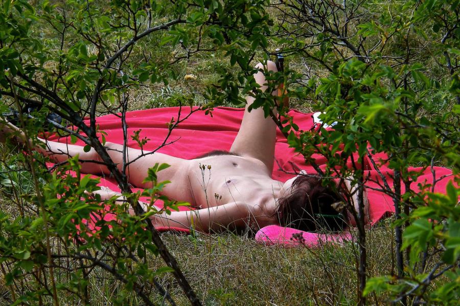 The little fluffy is sunbathing. Part 2. Photo 13