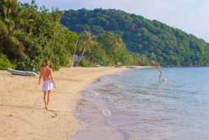 On the Beach. Thumb 28