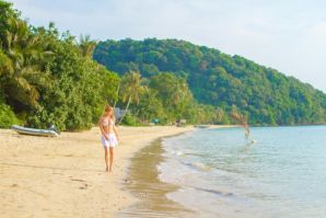 On the Beach. Thumb 29