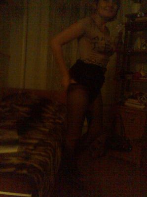 A lover of taking photos of herself on the phone. Thumb 21