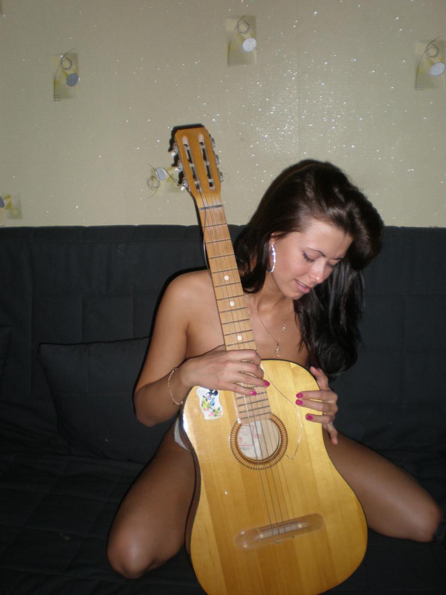 Guitarist 2. Photo 21