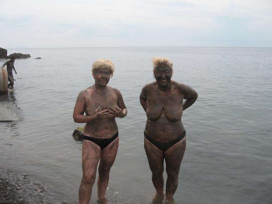 Healing mud. Photo 6