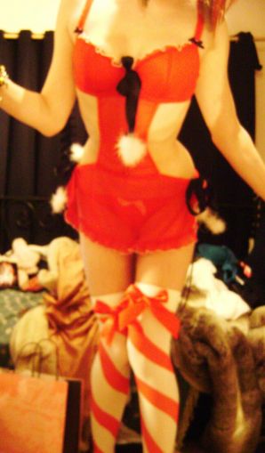 Self-shot of a busty cat. Thumb 15