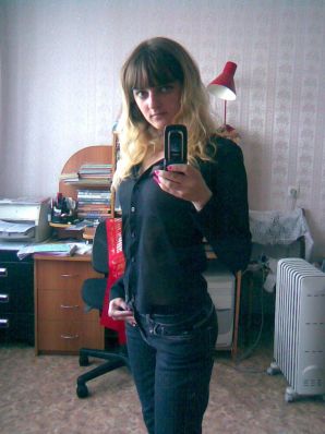 Любительница фоткать себя на телефон. Часть 2. Эскиз 51