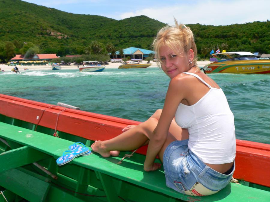 Blonde Wife. Photo 29