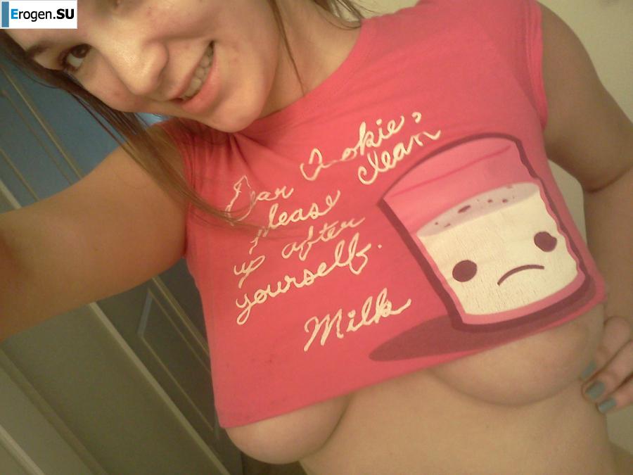Busty Selfies. Photo 19