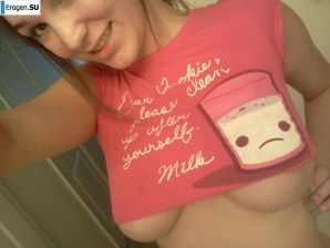 Busty Selfies. Thumb 19