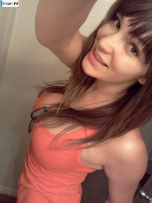Busty Selfies. Thumb 39