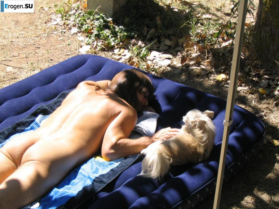 An elderly couple on vacation. Photo 27