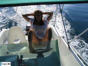 An elderly couple on vacation. Thumb 2