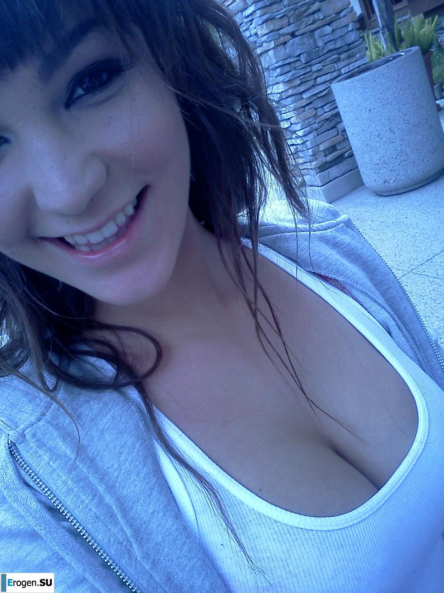Busty self-shot. Part 2. Photo 16