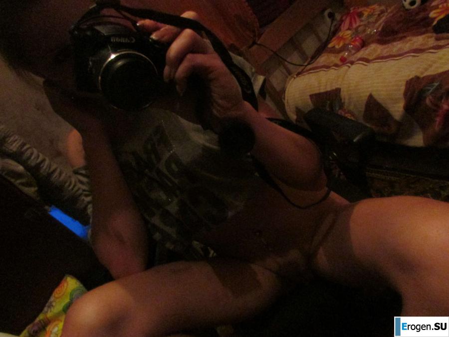 The girl loves to photograph her pussy. Photo 26