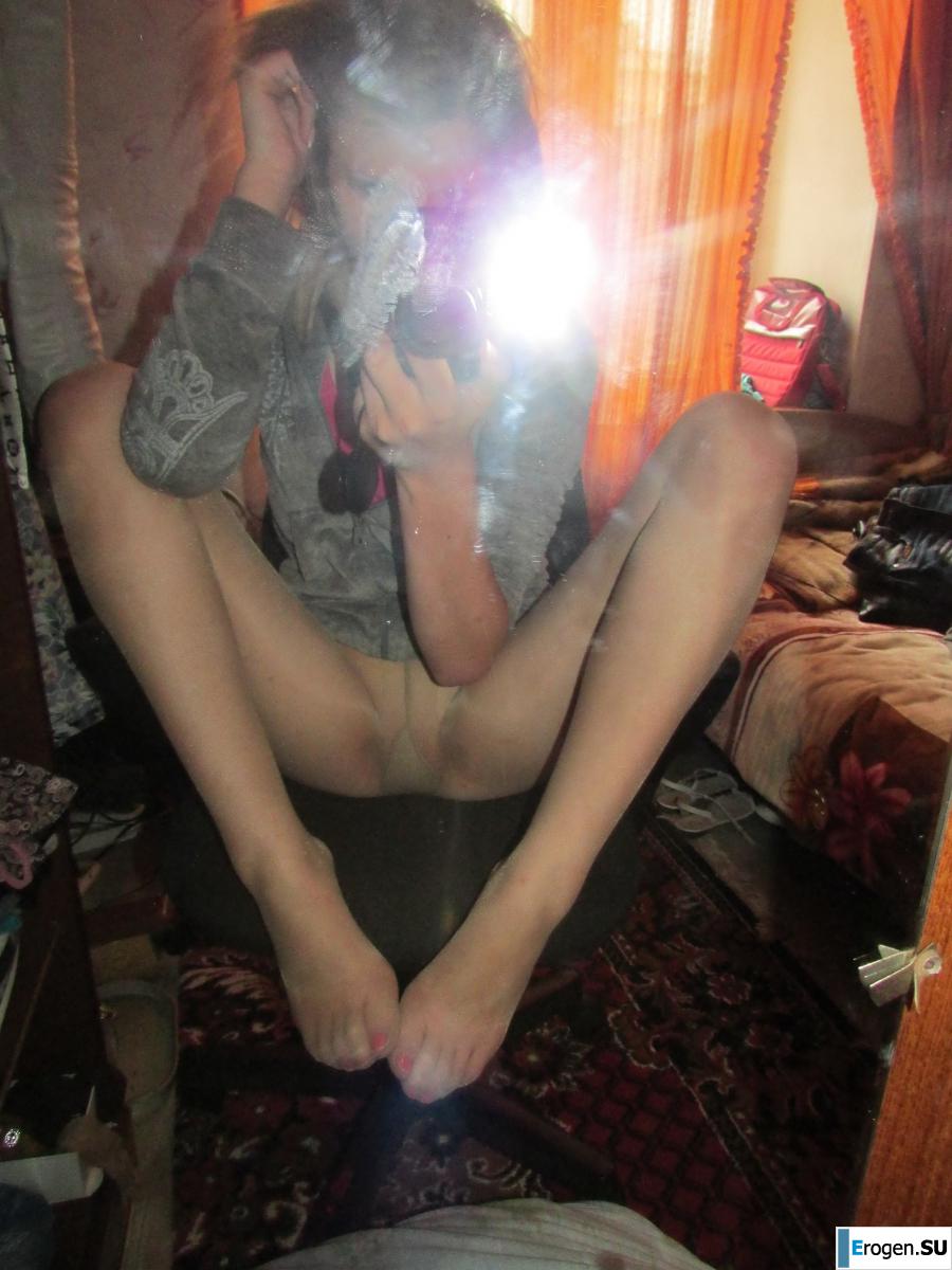The girl loves to photograph her pussy. Photo 49