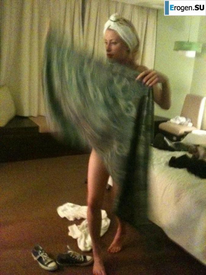 In the restroom. Photo 25