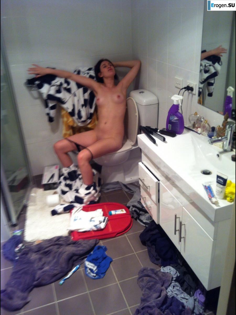 In the restroom. Photo 49