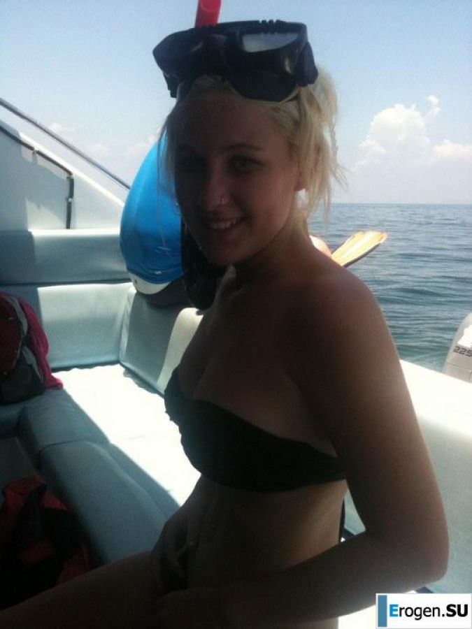 In the restroom. Photo 6