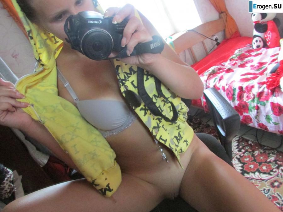 Девочка любит фотографировать свою киску. Часть 2. Фото 17
