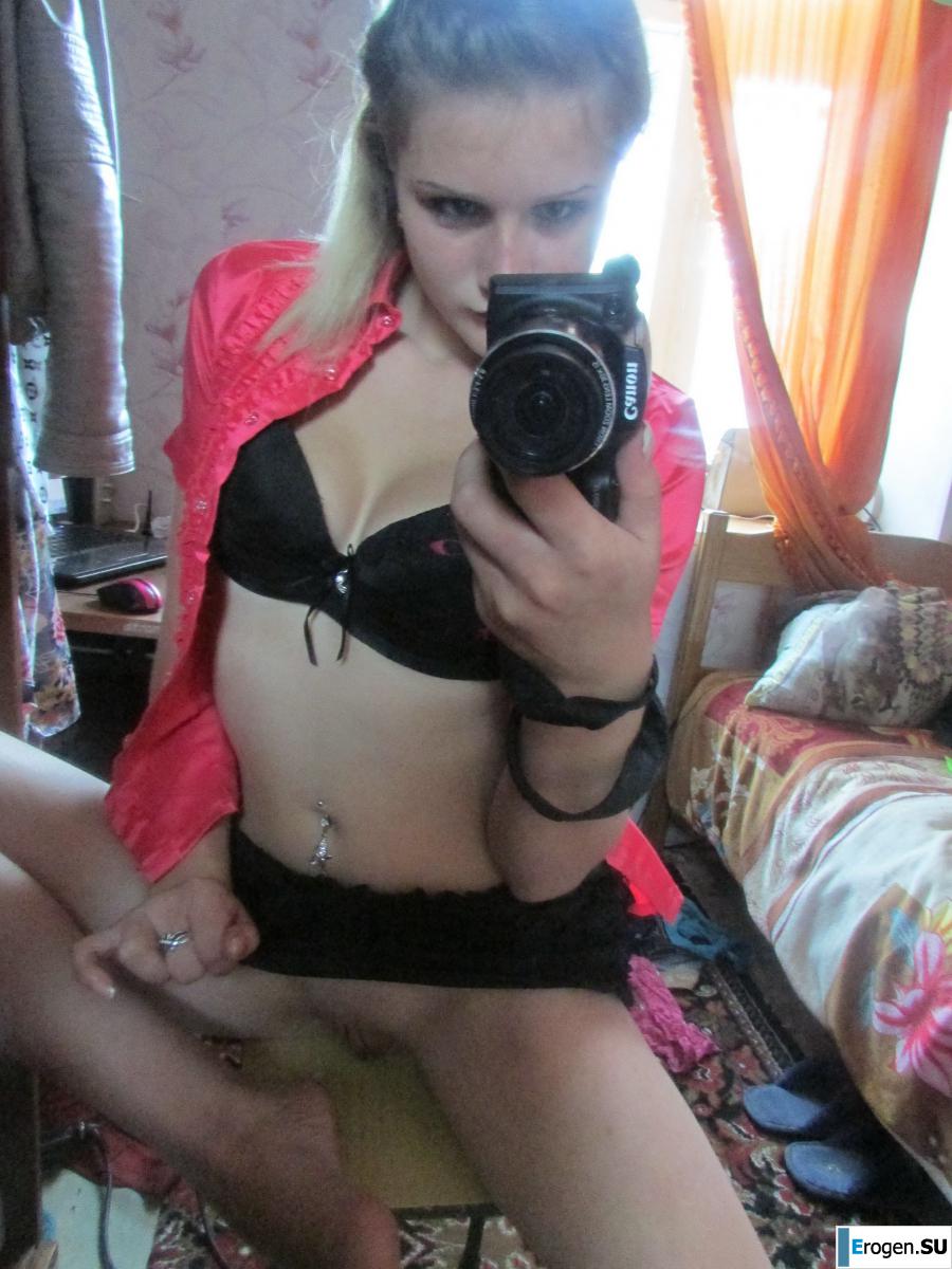 Девочка любит фотографировать свою киску. Часть 2. Фото 24
