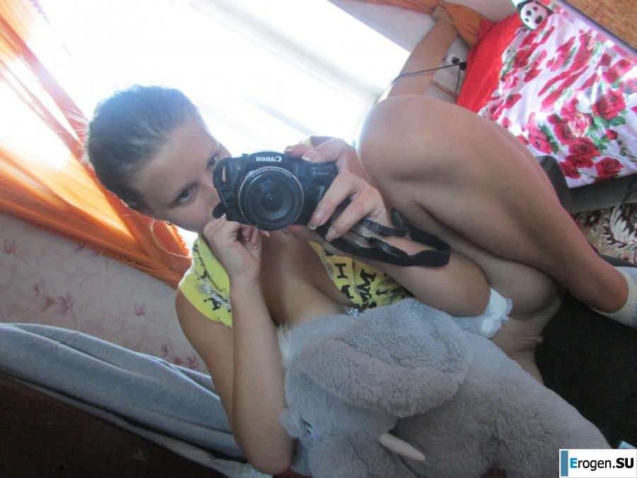Девочка любит фотографировать свою киску. Часть 2. Фото 3