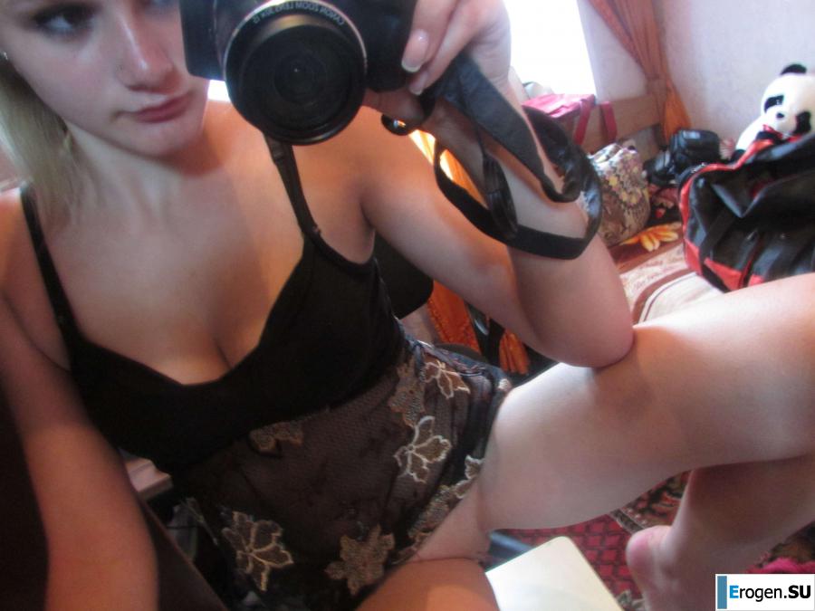 Девочка любит фотографировать свою киску. Часть 2. Фото 42